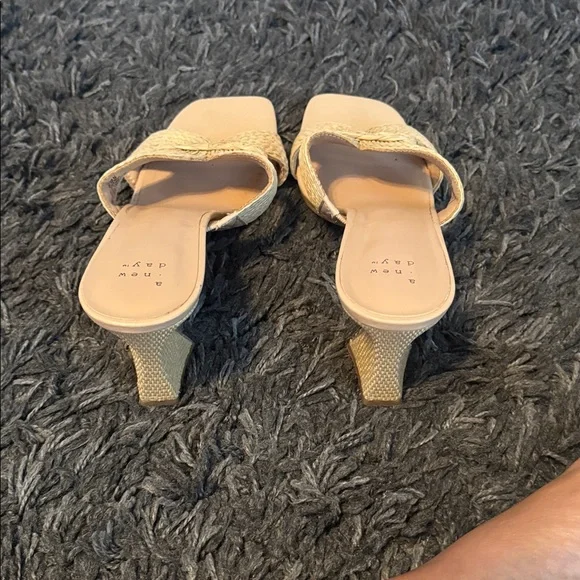 A New Day Cream Woven Slide Sandals sz 8.5 - Picture 3 of 5